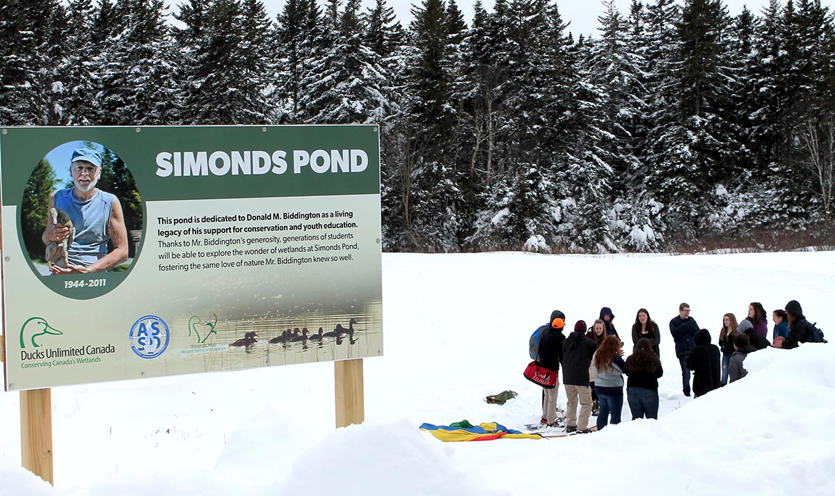 Simons Pond Sign