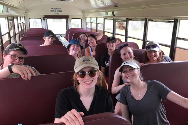 Échantillon de sol prélevé par des étudiants de WCE dans la zone humide d&#039;Eternal Springs, à Virden, au Manitoba.