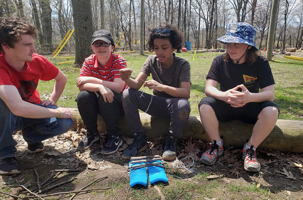 Un des nombreux sentiers situ&eacute;s dans les jardins botaniques royaux de Burlington, en Ontario.